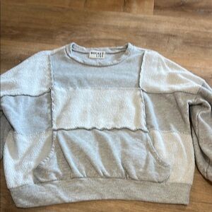 BUCKETLIST Two-Tone Gray Sweatshirt